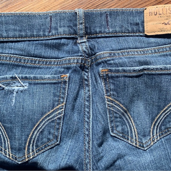Hollister Women's Blue Jeans Size 0 Zipper Bottom Distressed High Rise Midi - Picture 12 of 13